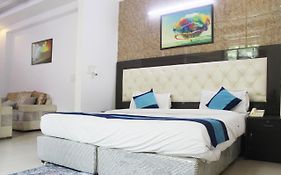 Hotel Trio Residency Near Noida City Center  India
