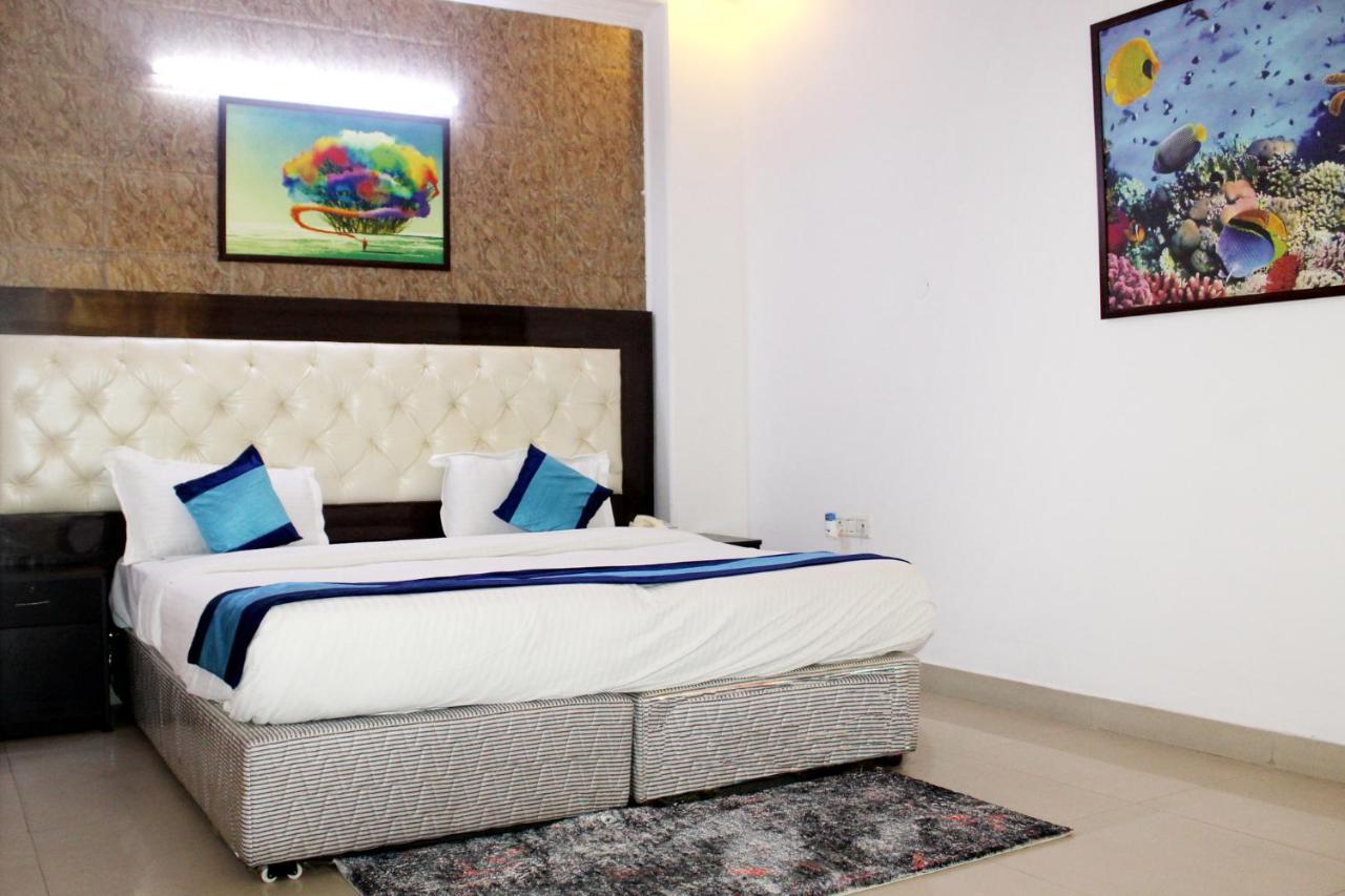 Hotel Trio Residency Near Noida City Center Exterior photo